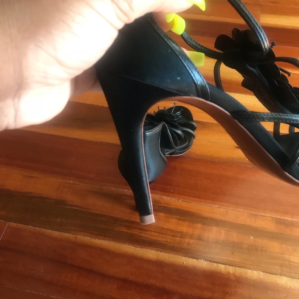 Tory Burch Heels - Picture 4 of 6